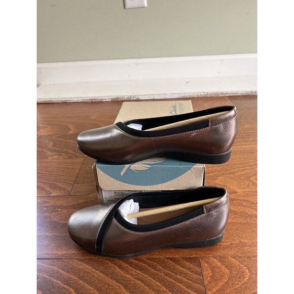 Clarks Pebble Metallic Un Darcey Ease Leather Flat - Women Size 5.5 M NEW Dressy - Picture 2 of 8
